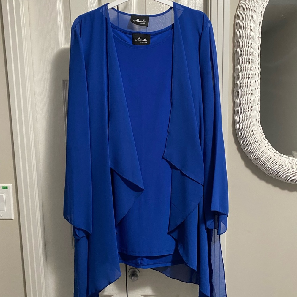 Woman’s 2-piece blouse